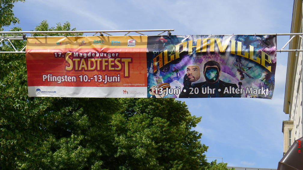 002 Banner P1010912