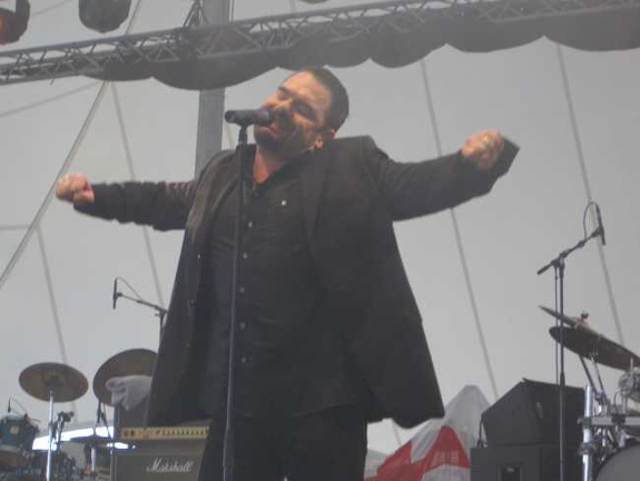 Live12