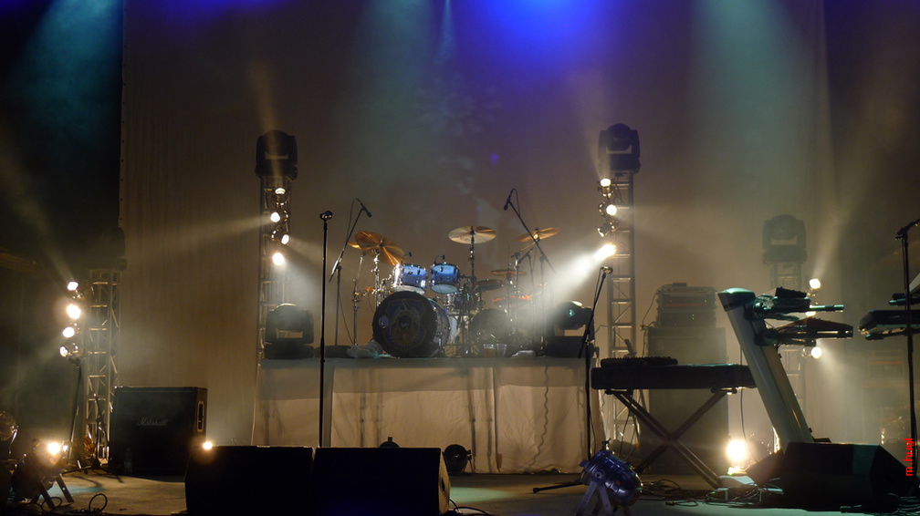 70 empty stage P1030868